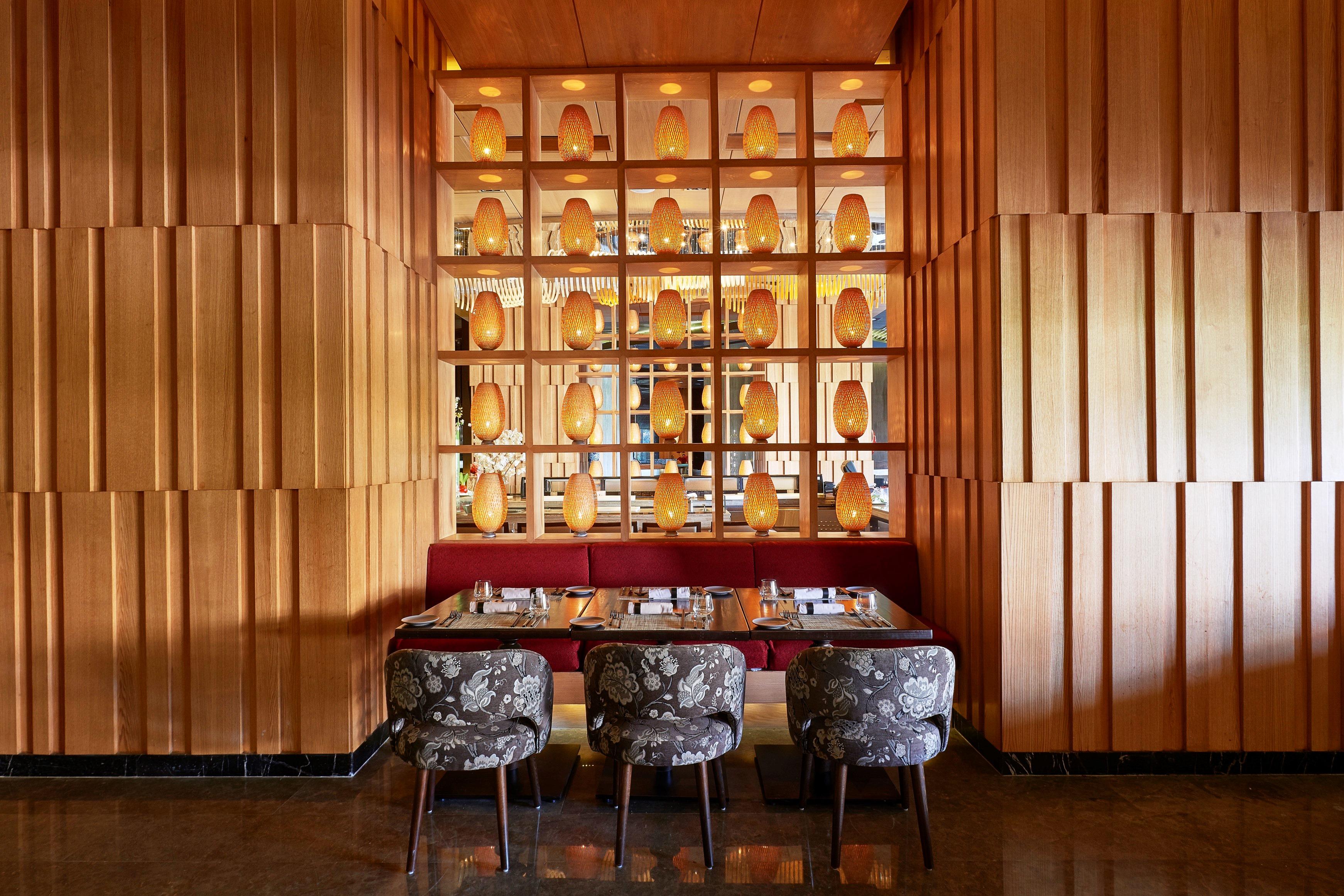 Dusit Thani Lakeview Il Cairo Esterno foto Interior of the restaurant