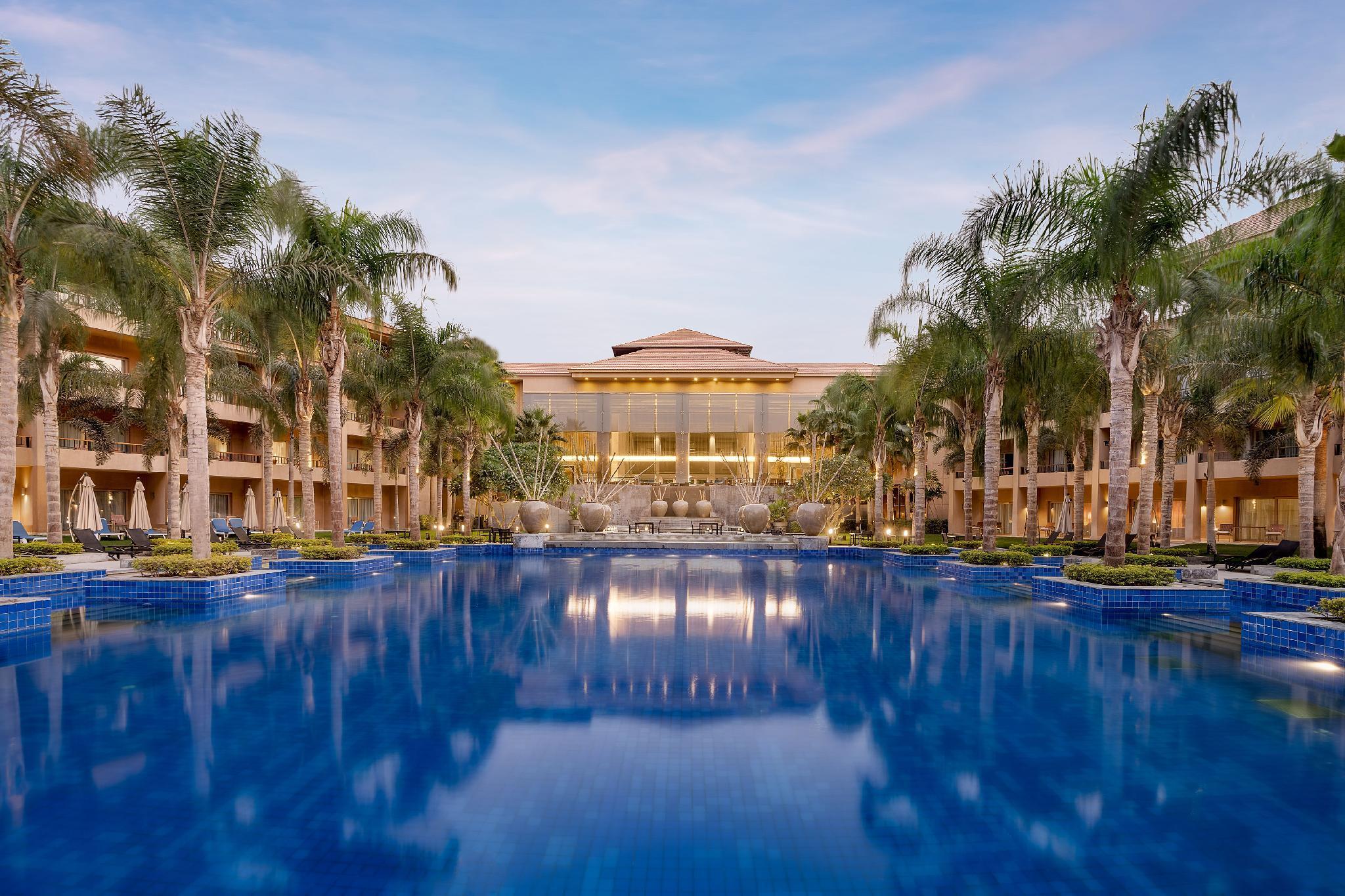 Dusit Thani Lakeview Il Cairo Esterno foto The Atlantis Resort, Paradise Island