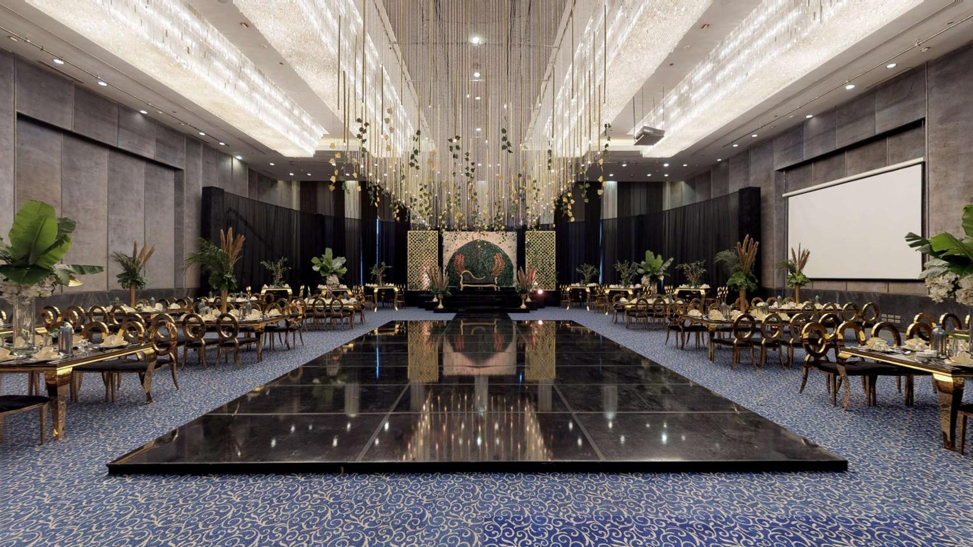 Dusit Thani Lakeview Il Cairo Esterno foto The ballroom