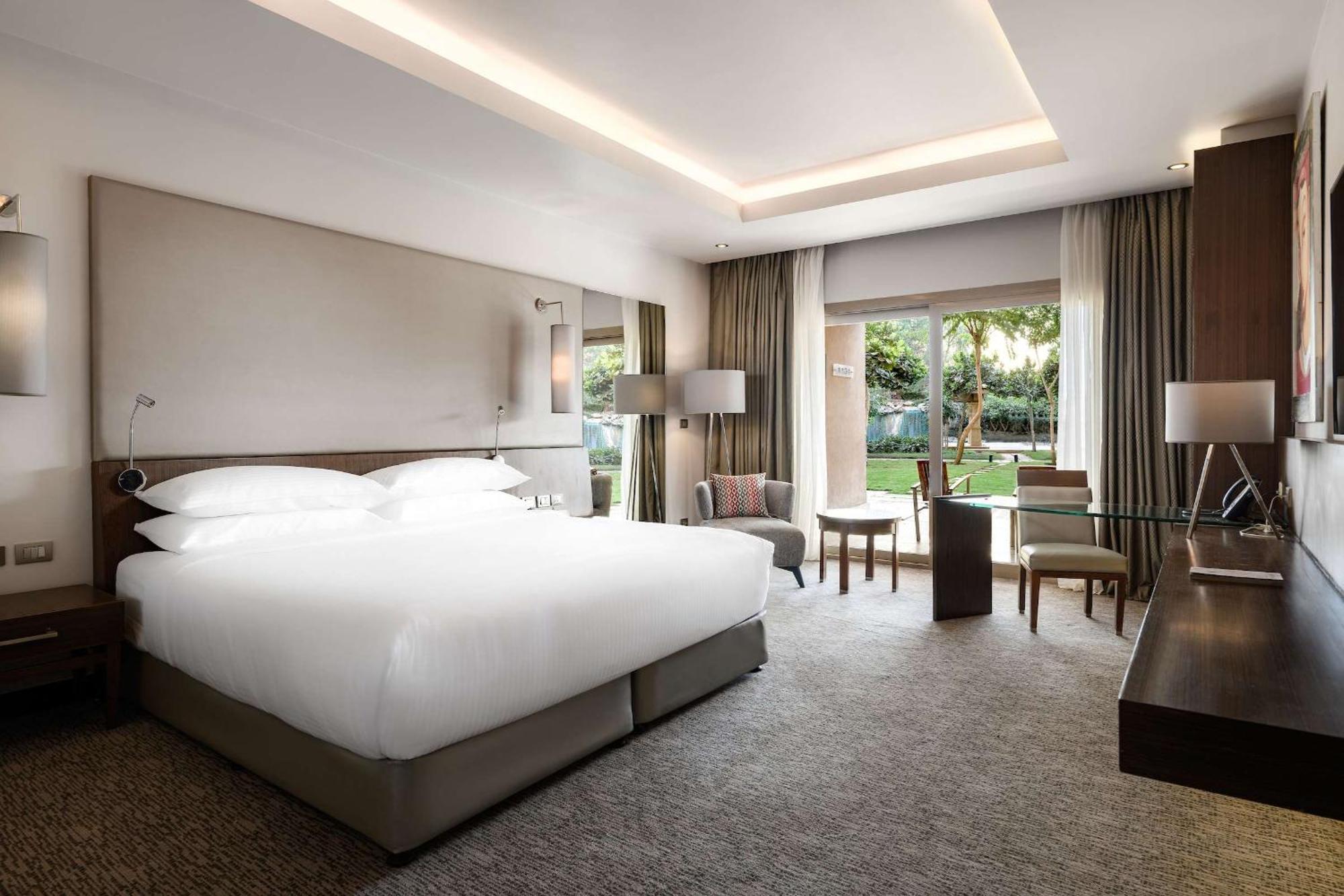 Dusit Thani Lakeview Il Cairo Esterno foto Deluxe Room
