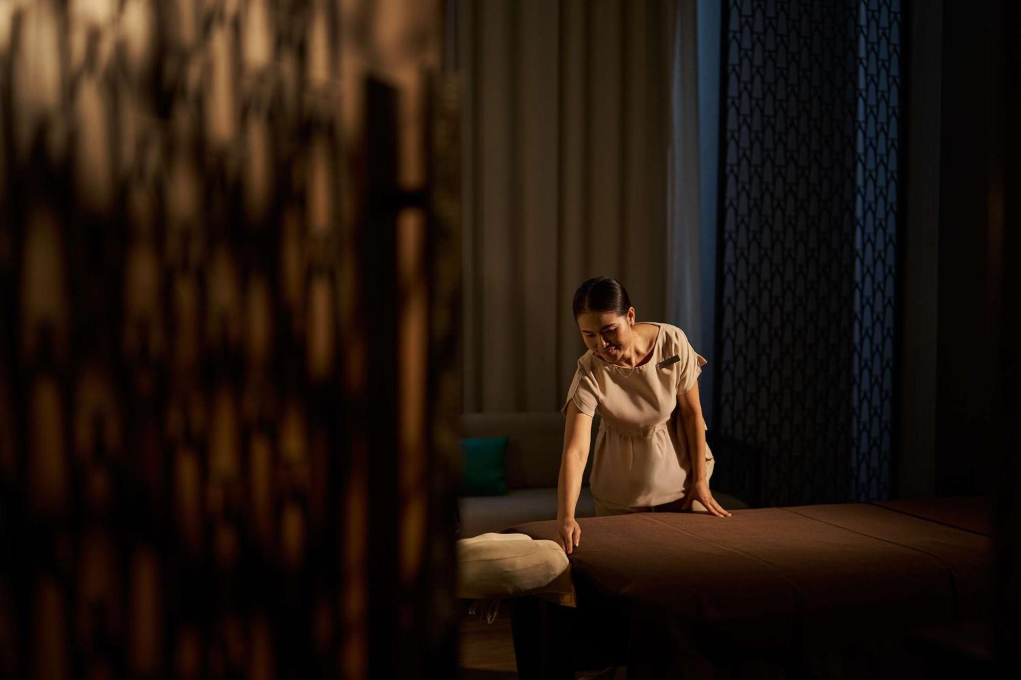 Dusit Thani Lakeview Il Cairo Esterno foto Thai massage